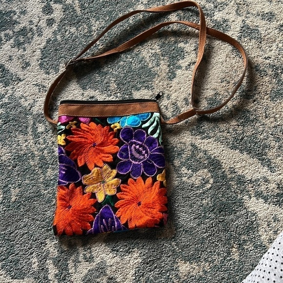 WOMEN Authentic Mexican purse - Picture 2 of 2